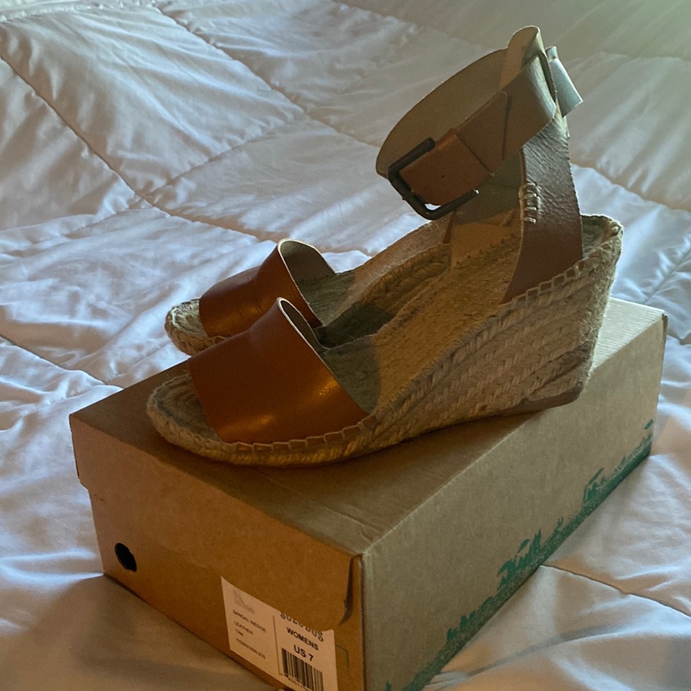 Womens wedge sandals